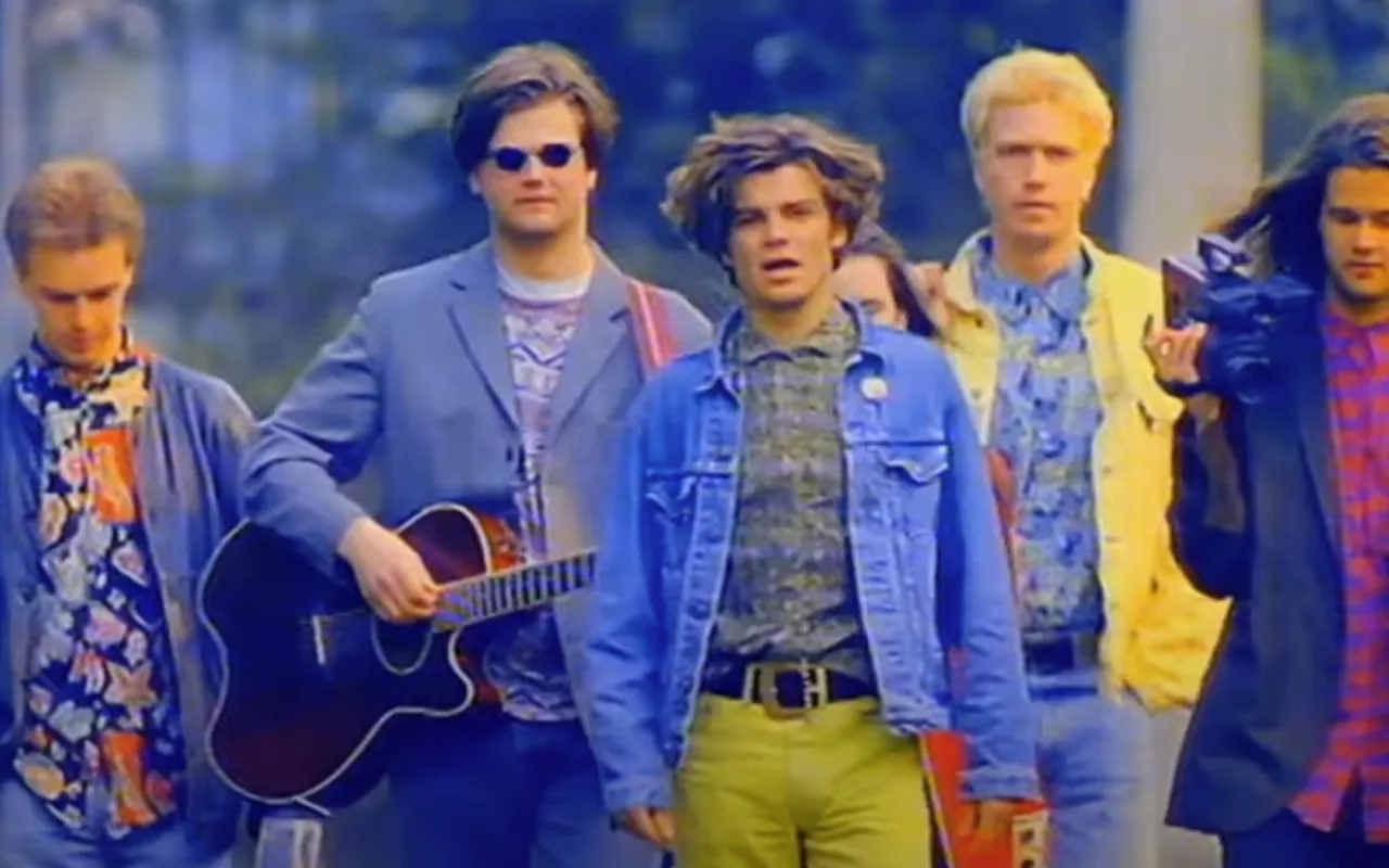 The Wannadies i musikvideon till My Hometown.