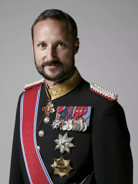 by:Larm får kungligt besök