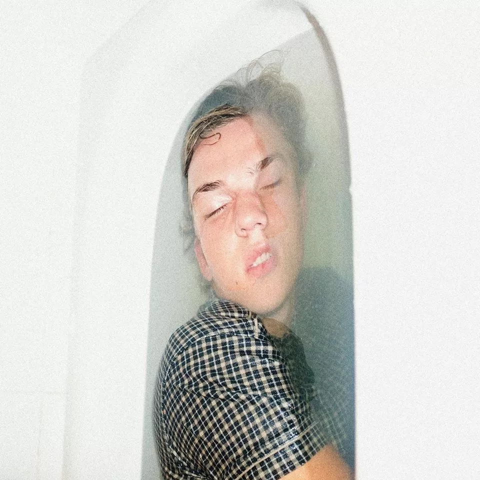 Lättsam DIY-indie på blodigt allvar