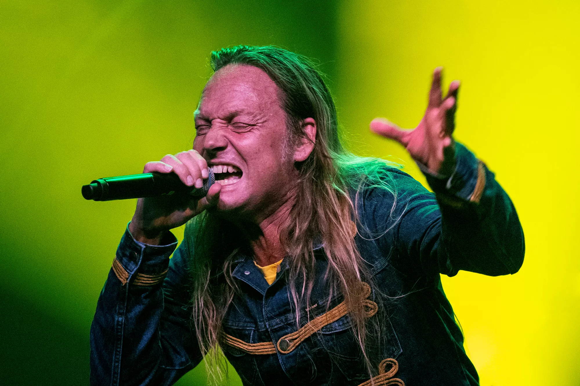 Billedreportage: Til corona-koncert med singleaktuelle Jesper Binzer