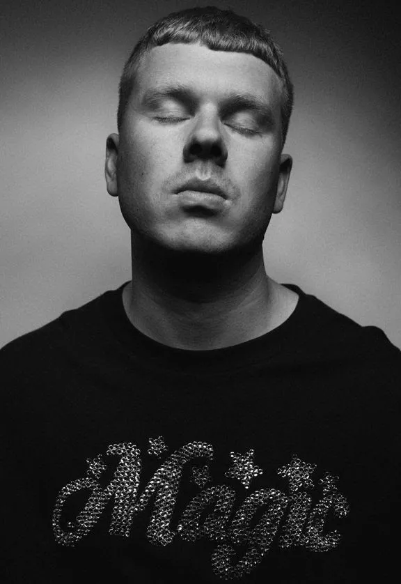 Emil Kruse fintuner sin lyd uden at forny den