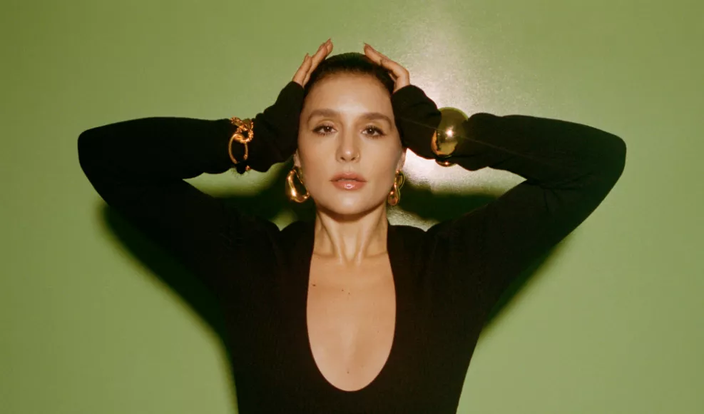 Tillbaka till klubben, bildligt sett – intervju med Jessie Ware