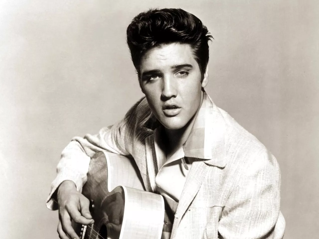 Elvis og Priscilla Presley med The Royal Philharmonic Orchestra gæster Jyske Bank Boxen