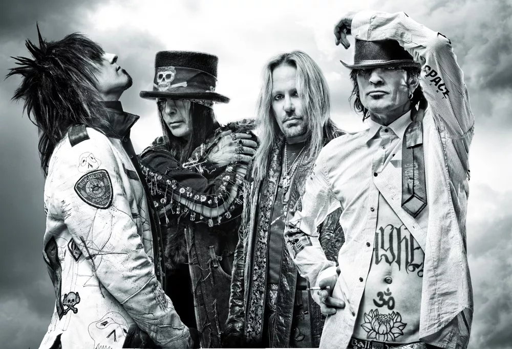 Nikki Sixx undskylder over for grædende fan