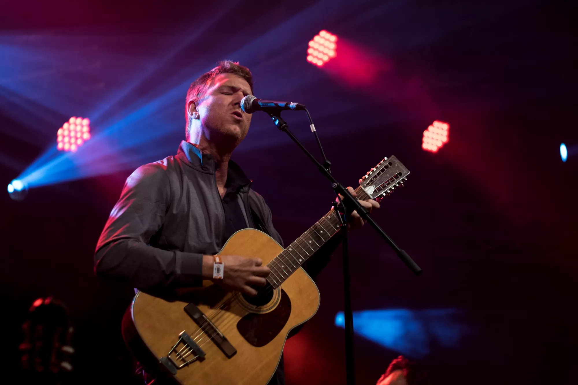 Walkmen-sanger har den nærmeste familie med på solidt soloalbum