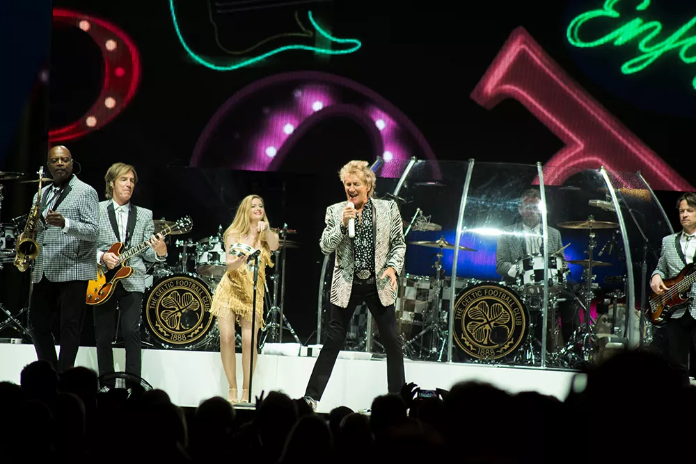 Hitkavalkad med höga toppar och djupa dalar