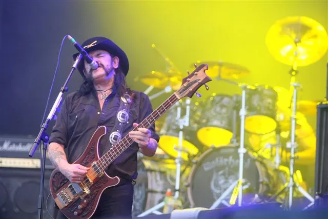 Motörhead skjuter upp turné