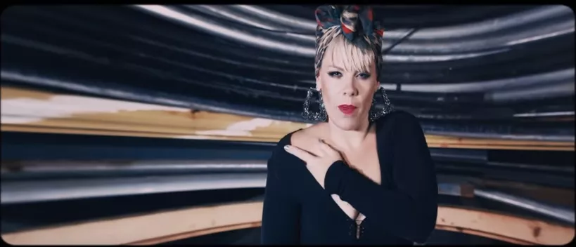 VIDEO: Pinks hemmeligheder