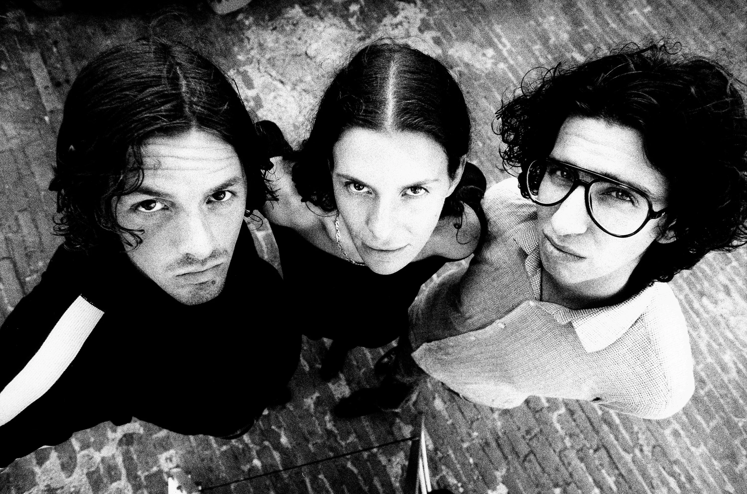 Londonbandet Bar Italia är aktuella med nytt album i oktober.