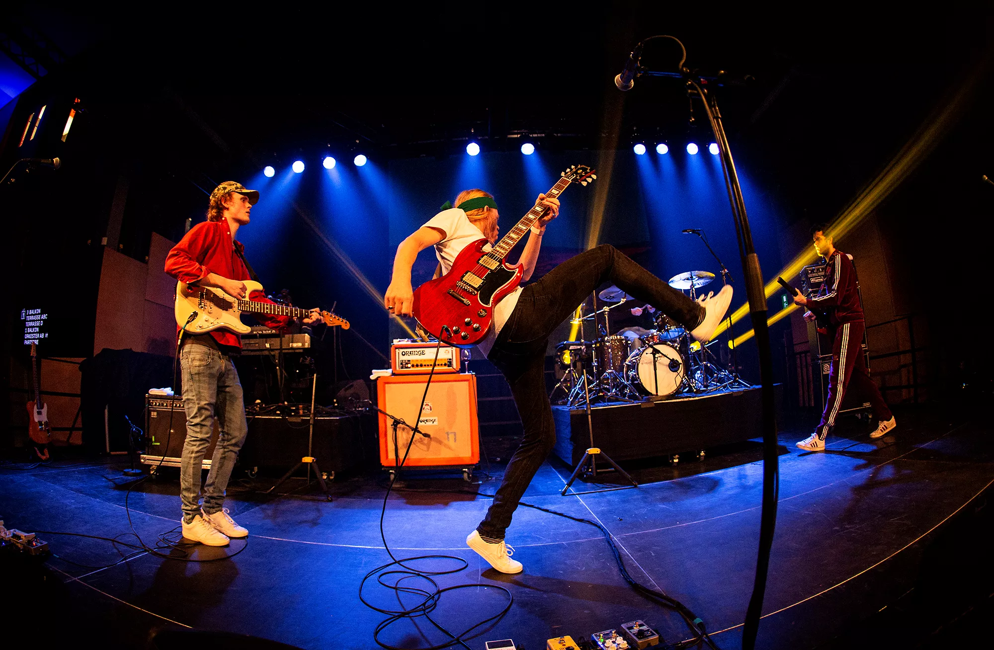 Kakkmaddafakka spiller to danske koncerter