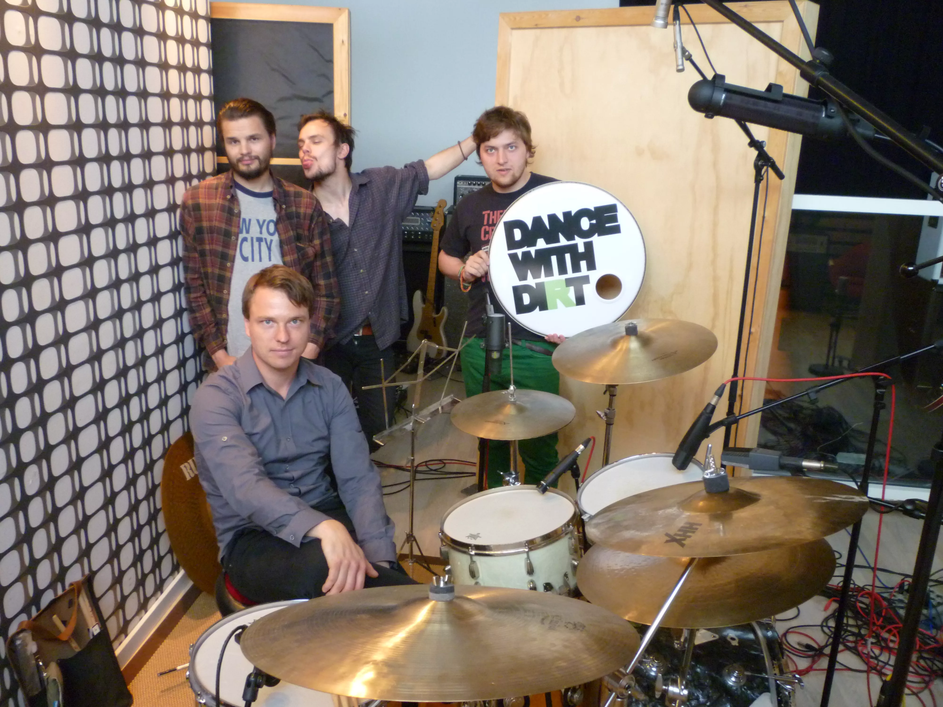 Dance With Dirt: Album på vej