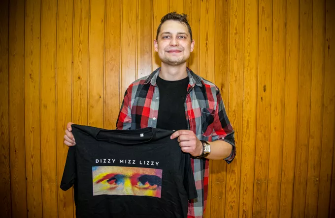 Det synes publikum om Dizzy Mizz Lizzys turnéstart