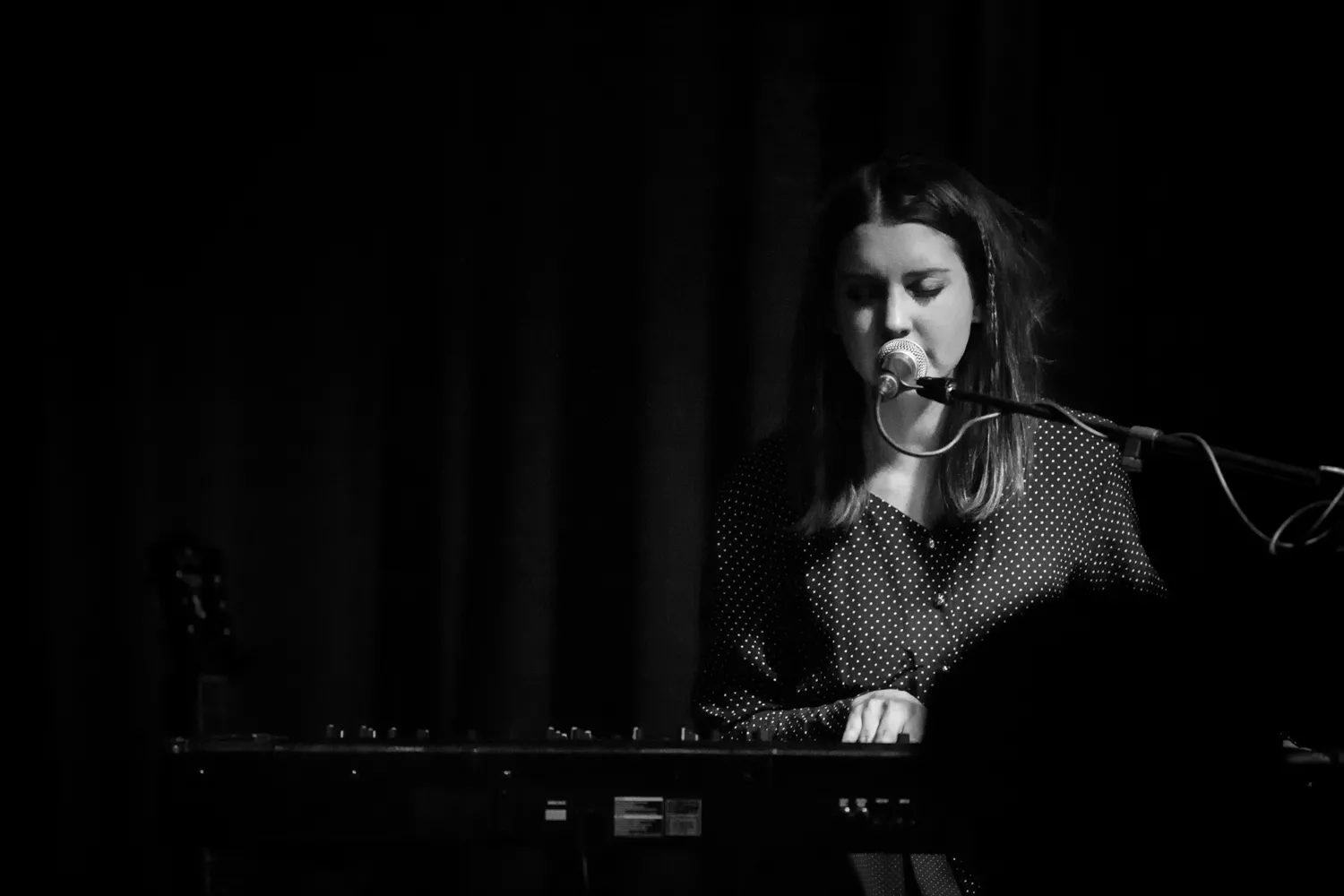 Premiere: Hør Broken Twins debutalbum nu