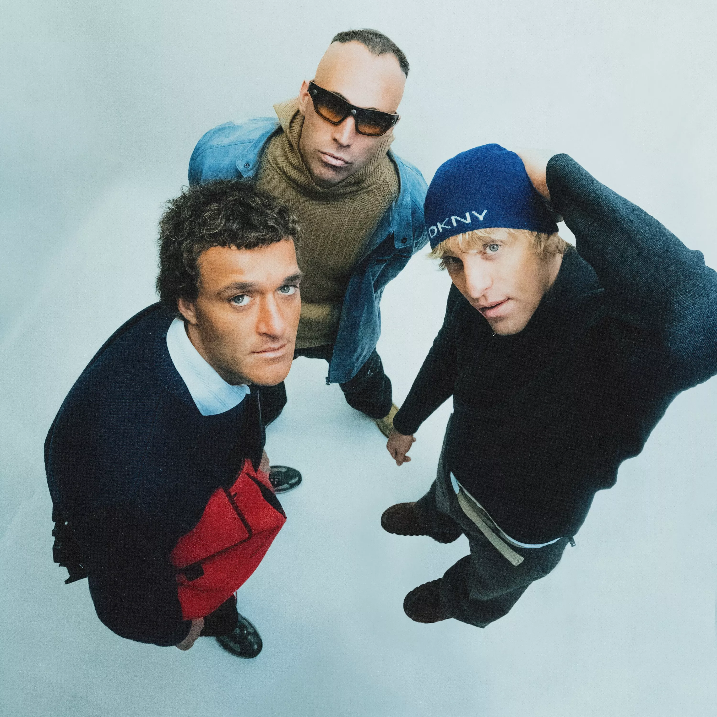 Scarlet Pleasure oser af charterferie på ny single