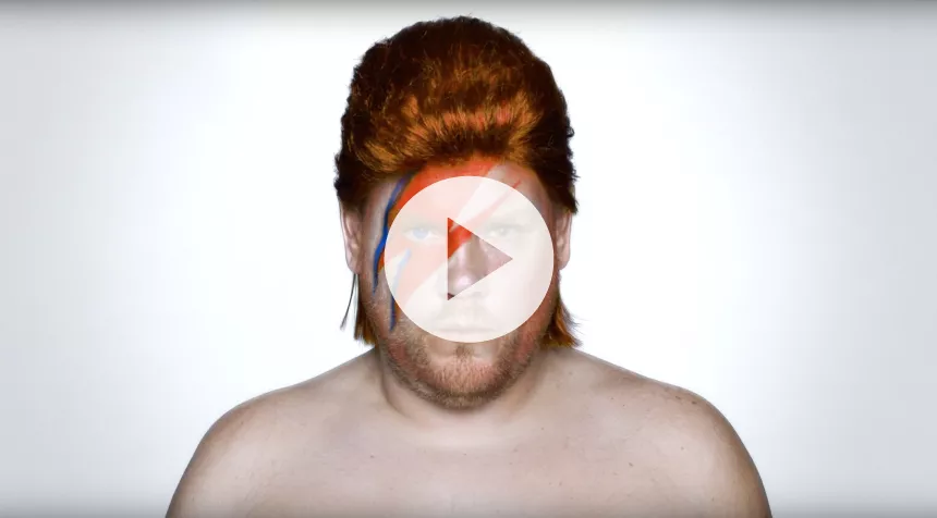 Video: Se James Corden i morsom reklame for Apple Music