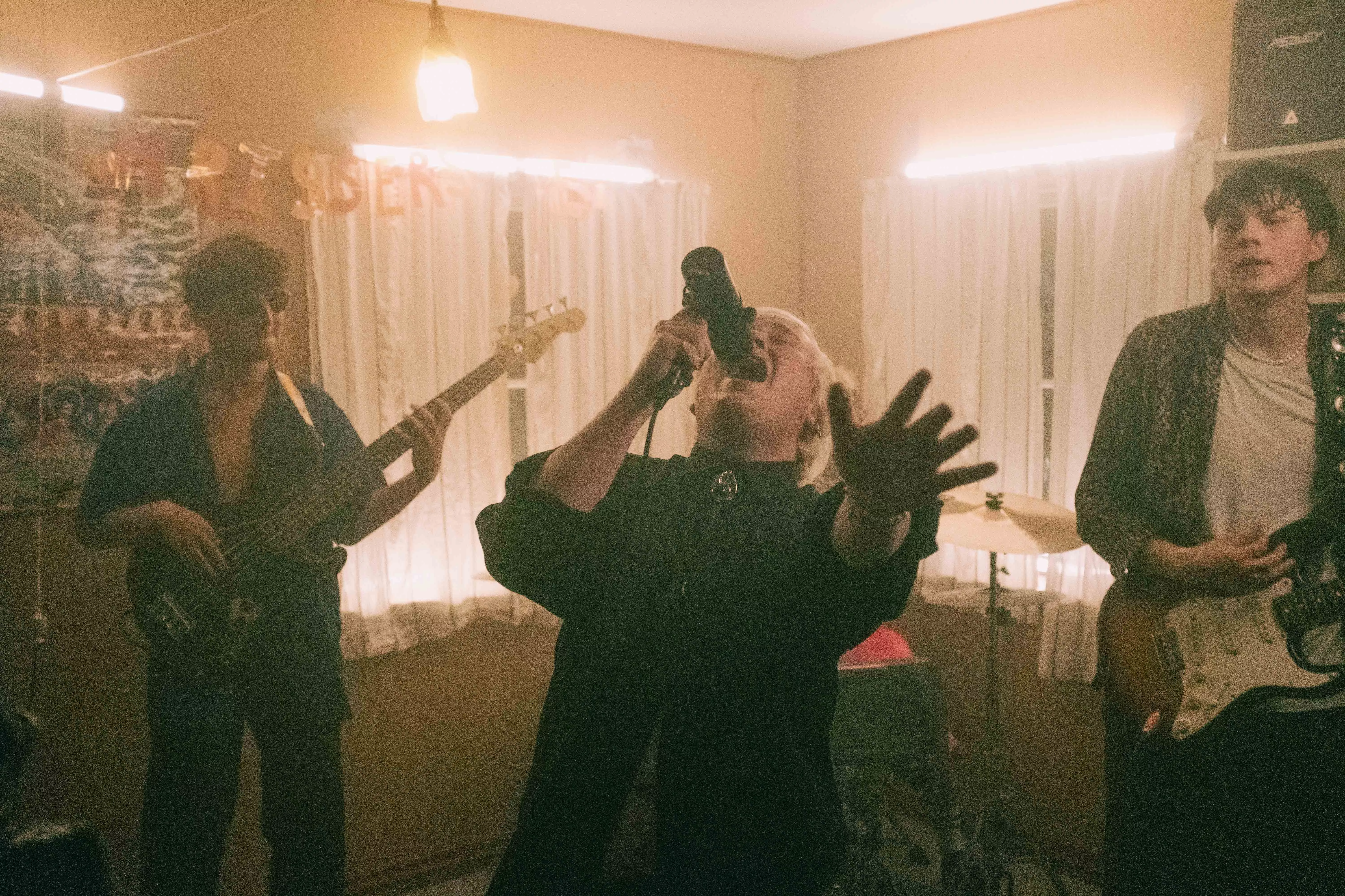 VIDEOPREMIERE: Statisk holder vild fest i kollektiv