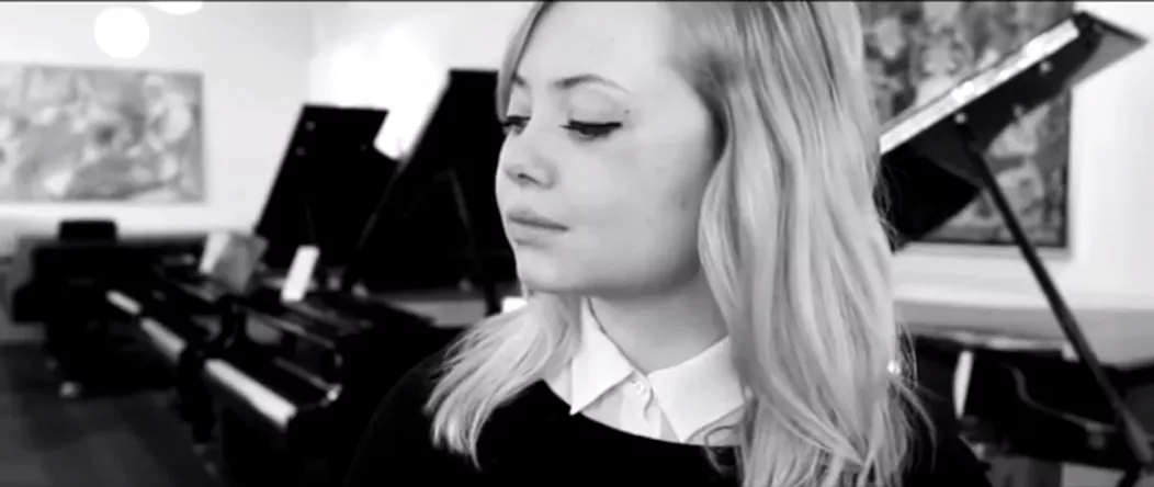 Caroline Castell fra Tidsrejsen smider single nummer tre