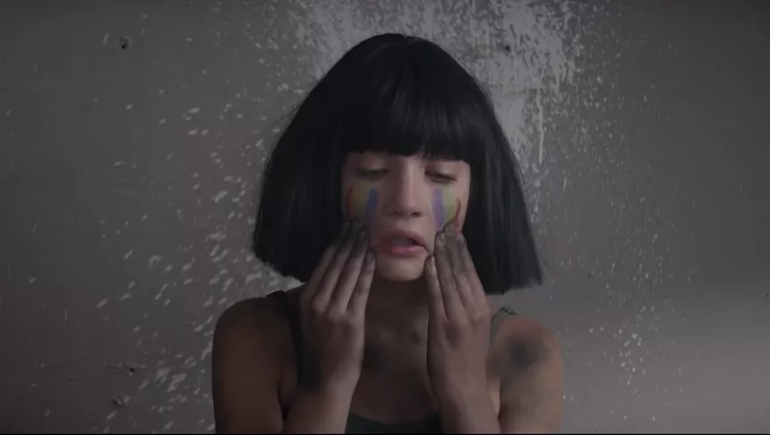 Sias nye låt og musikkvideo handler om LHBT-rettigheter