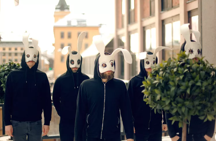 Sleep Party People - Der er kun musikken og kaninørerne