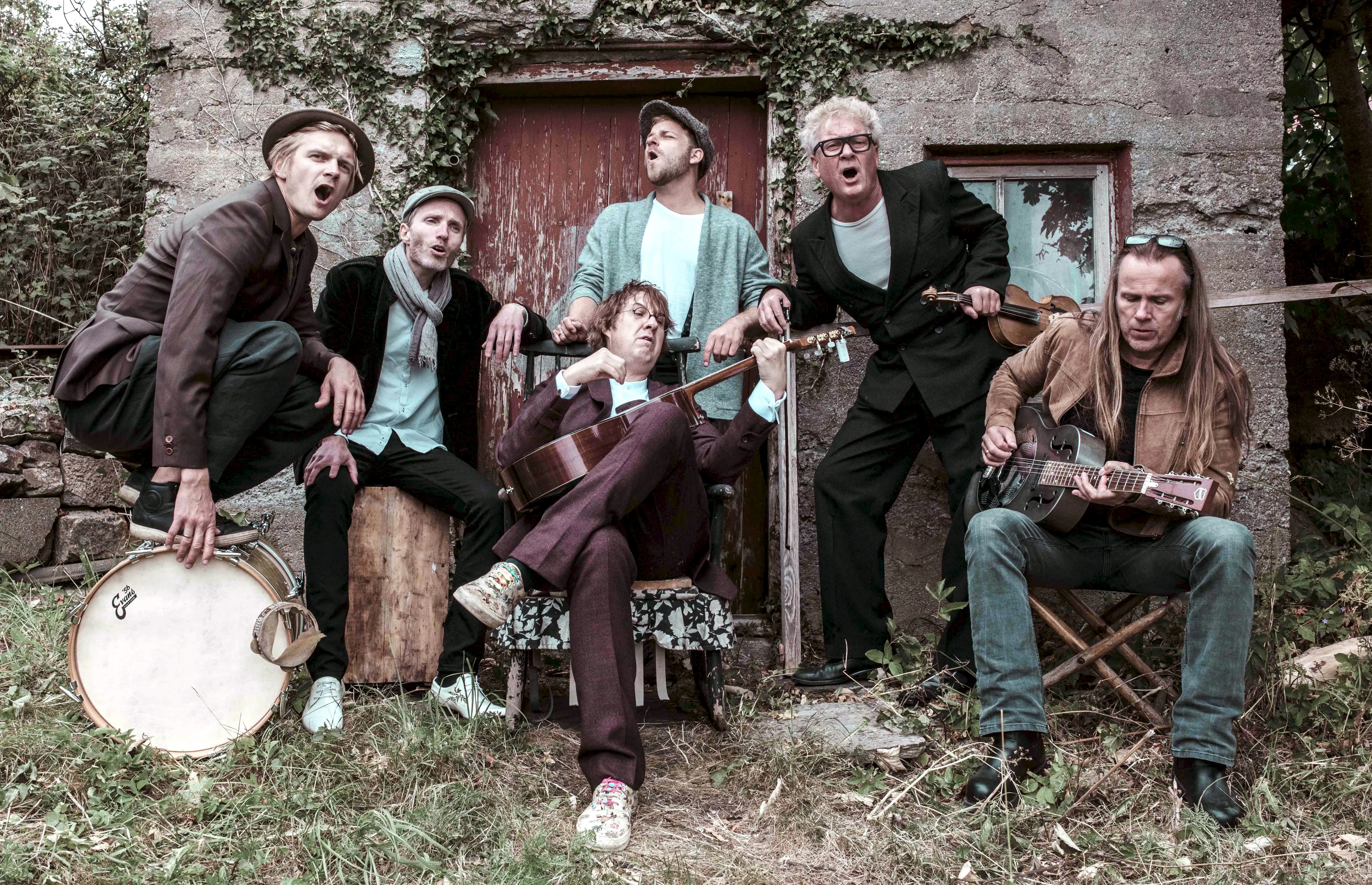 Vamp gir ut EP-debuten «Brev» i nytt selskap