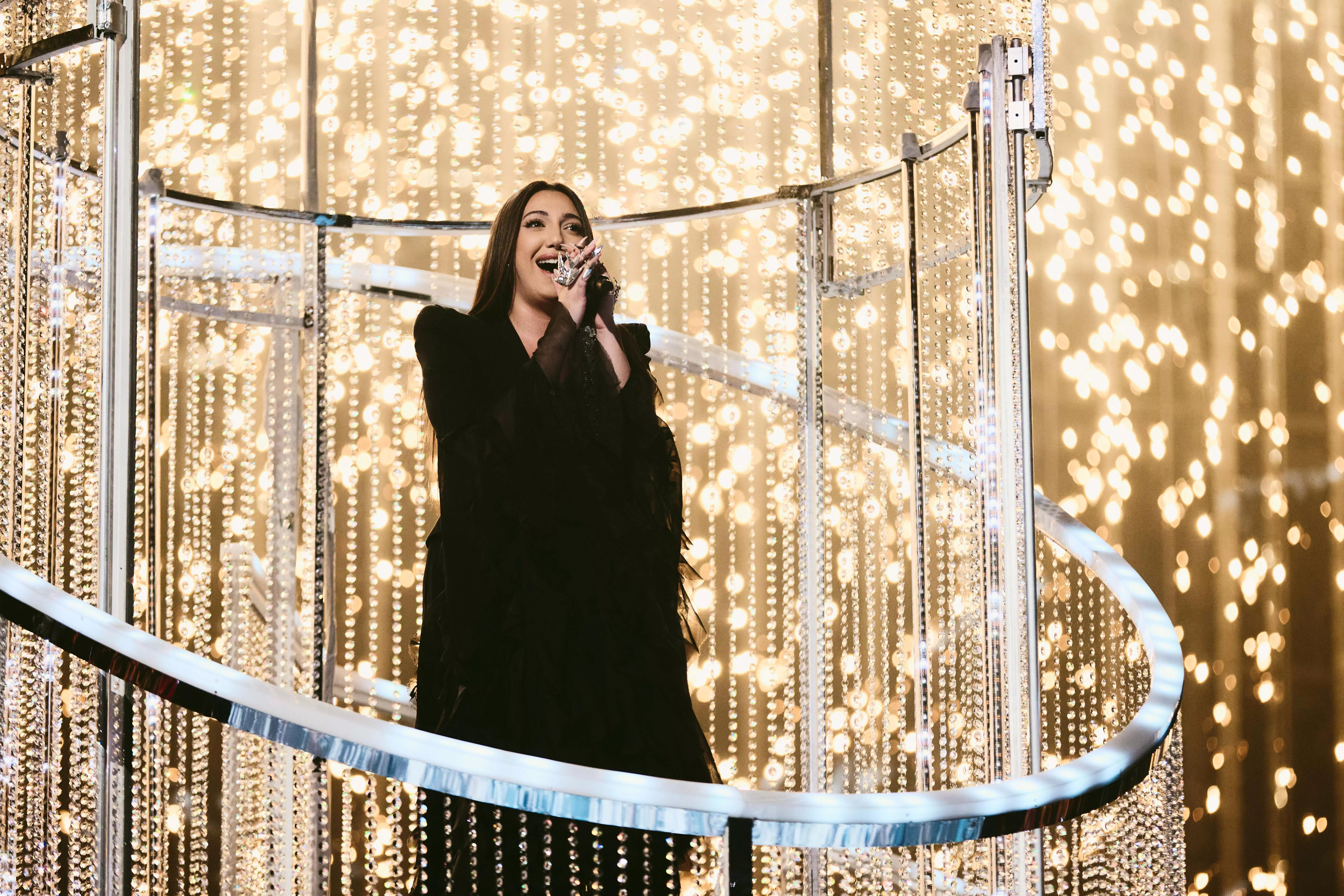 På fotoet: Israelske Yuval Raphael endte på en andenplads ved Eurovision 2025.