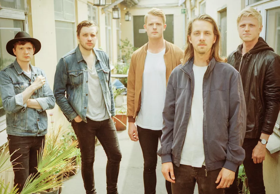 Ny musikvideo: NovemberDecember tager stormen i en anden retning