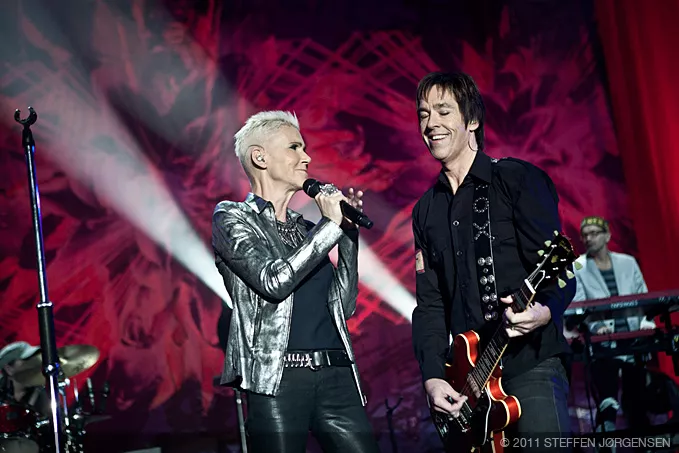 Viktor Orbán feiret valgseieren til tonene av Roxette – som nytteløst raser