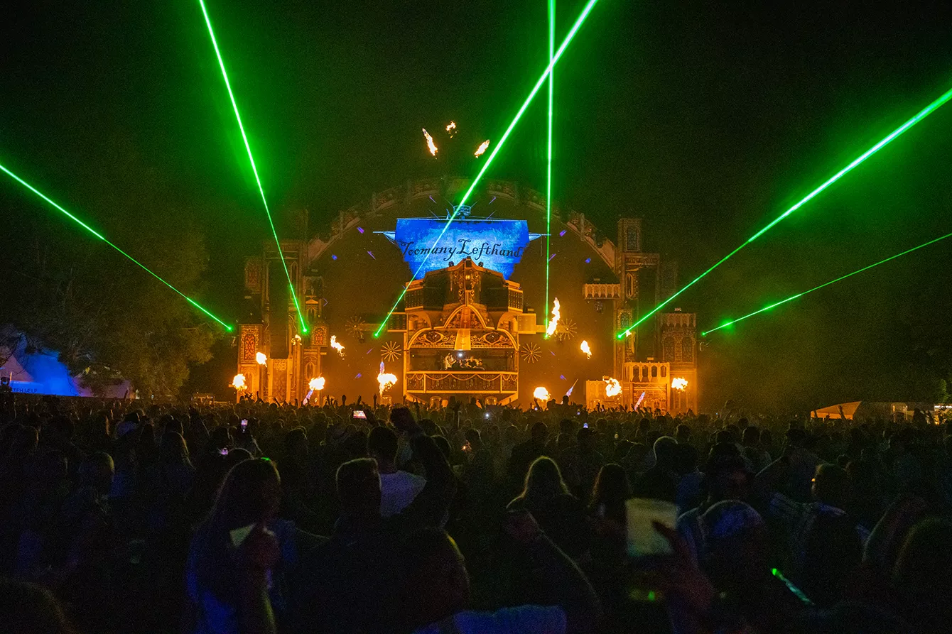 Resident dj's leverer festbrag uden overraskelser