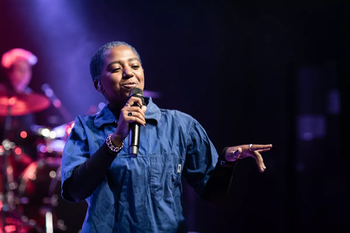 Mekdes leverer energisk og ærlig koncert