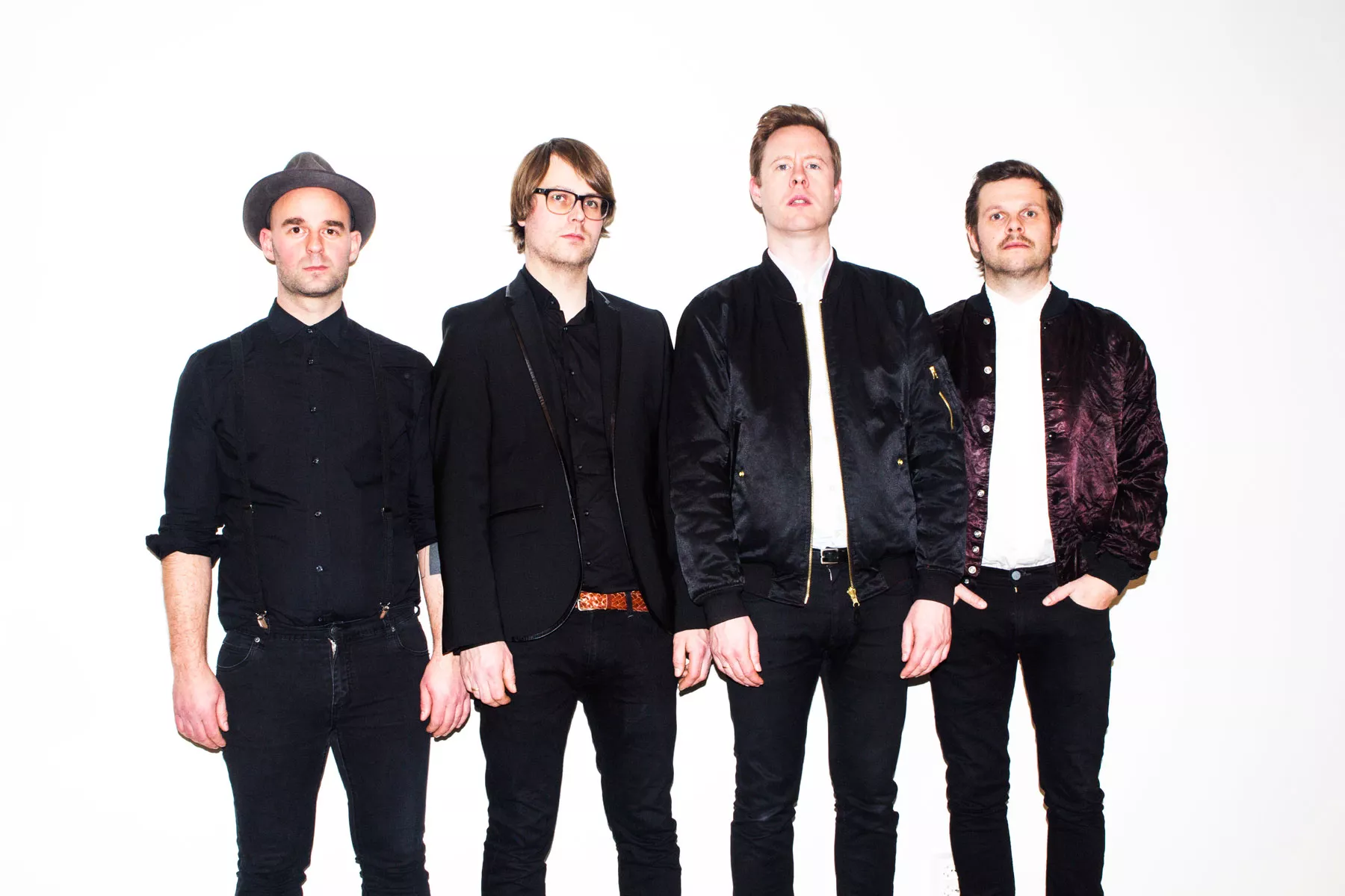 Videopremiere: Johndoe - Fly og tog og bila