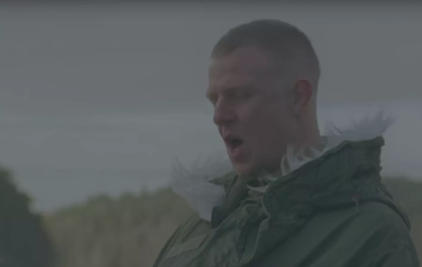 VIDEOPREMIÄR: Familjen - Rök Och Speglar