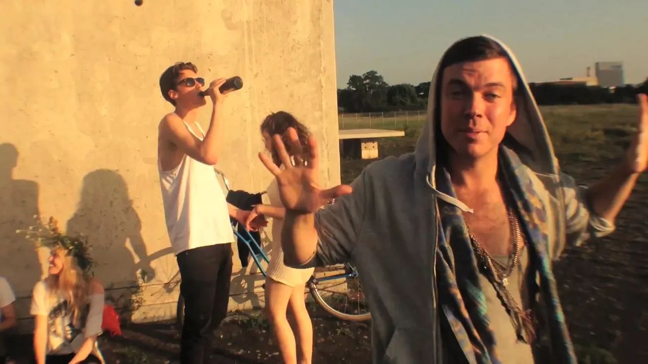 VIDEOPREMIÄR: Anton Kristiansson - Leka Leva