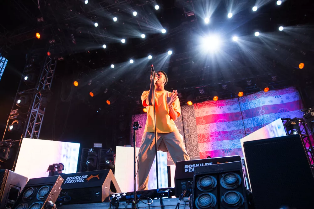 Hæse hits i Roskildetusmørket