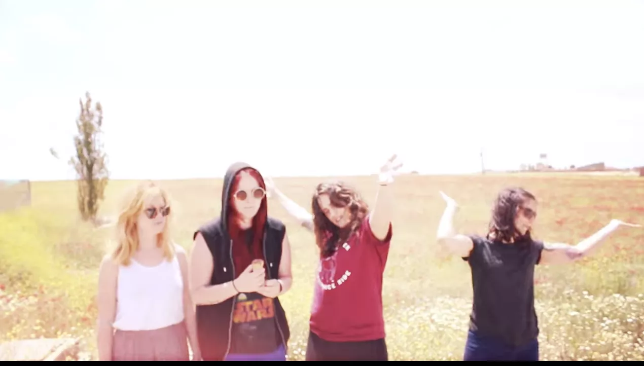 VIDEOPREMIÄR: Tiger Bell - 1-2-3-4 Radio