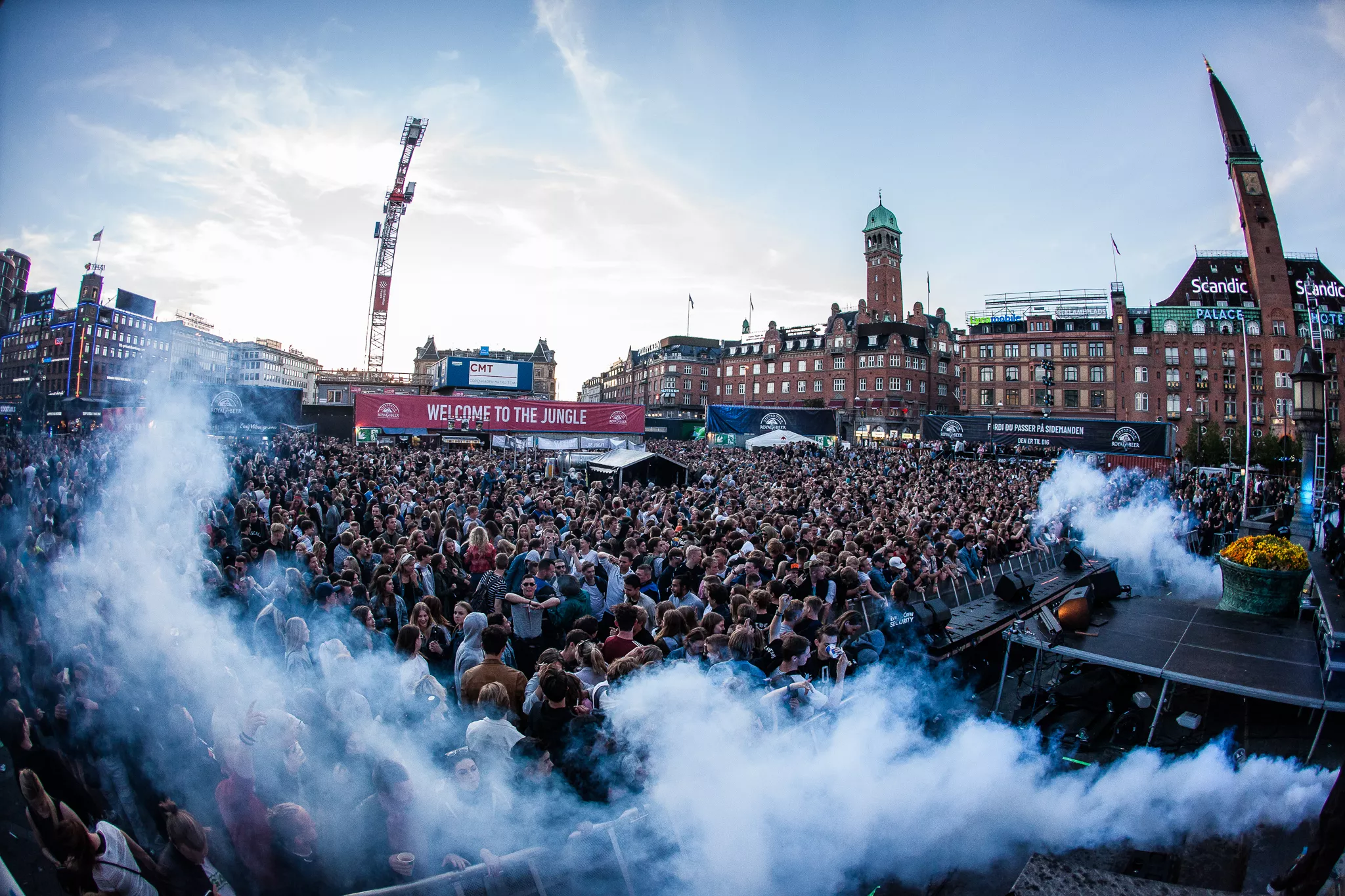 Første runde internationale artister til Distortion