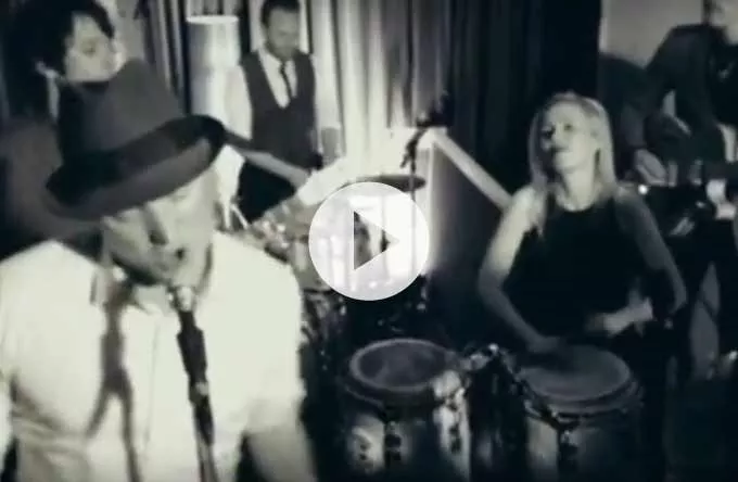 Se svedig soulvideo fra D/troit – filmet af 16 mobiltelefoner