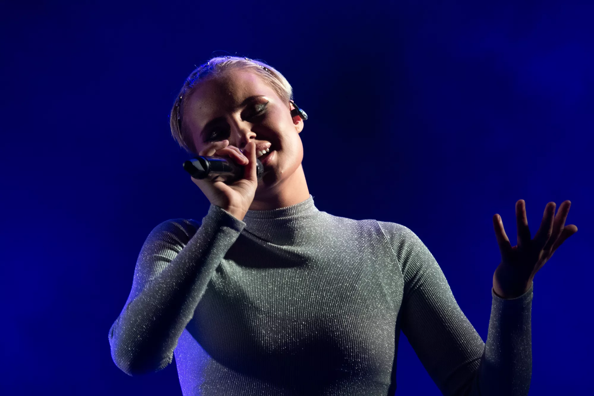 ET ÅR EFTER: Saint Clara udgiver sang til ære for Hugo Helmig