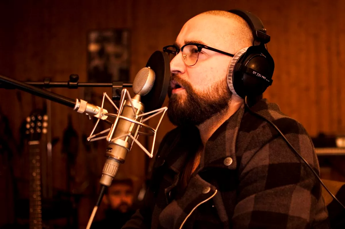 Frank Ziyanaks soloplade får titel og trackliste