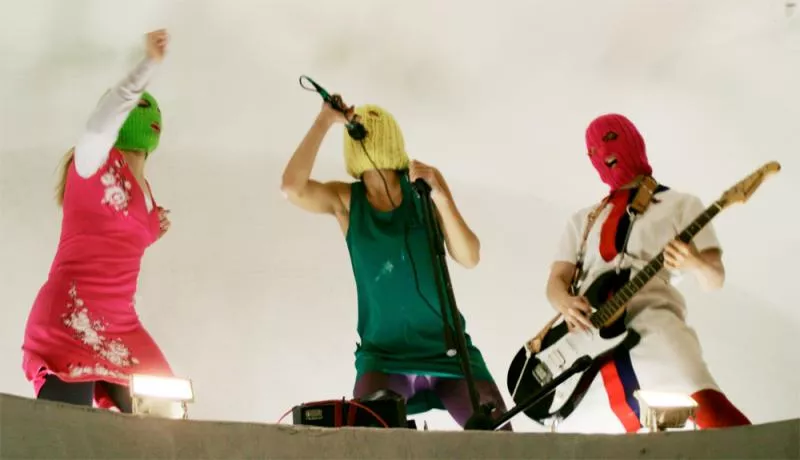 Ryska punkare frihetsberövade