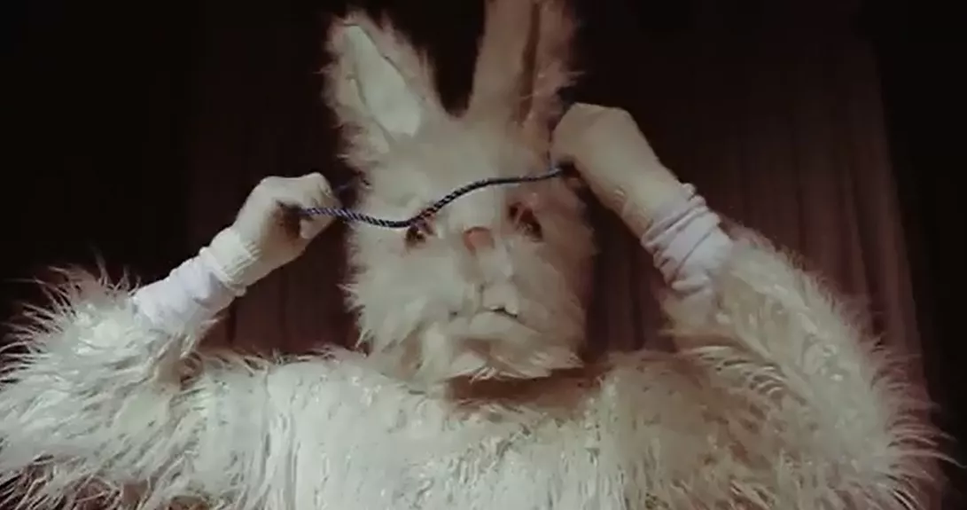 ''Sätt på din TV. Starta en eld''