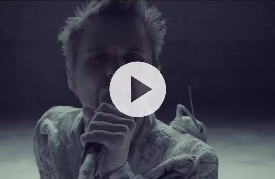 Se drone-filmet video med Muse