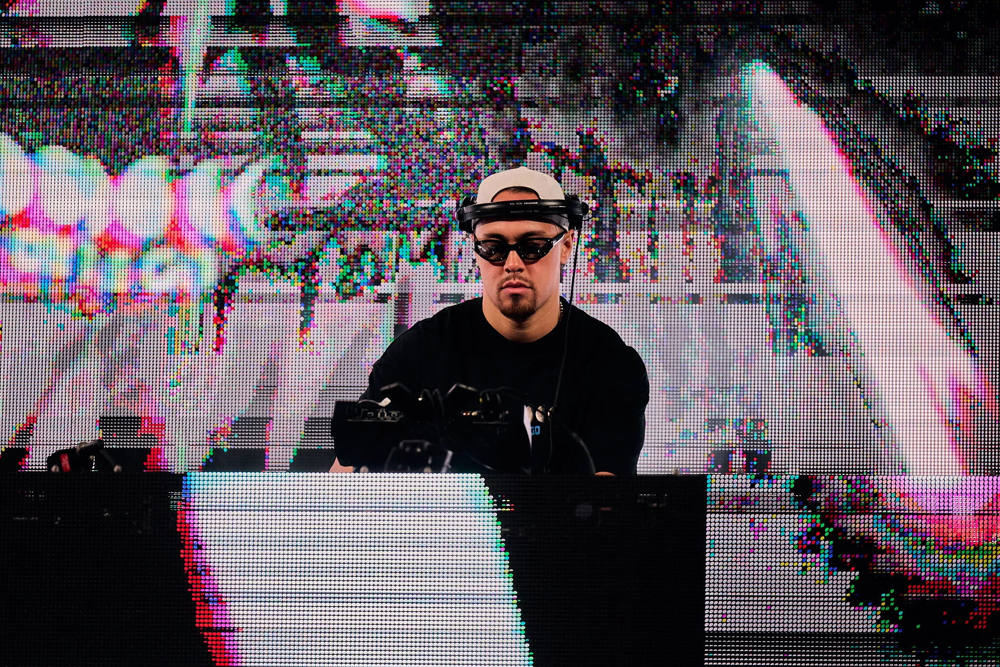 Acraze slagtede sin guldkalv af en festivalbanger