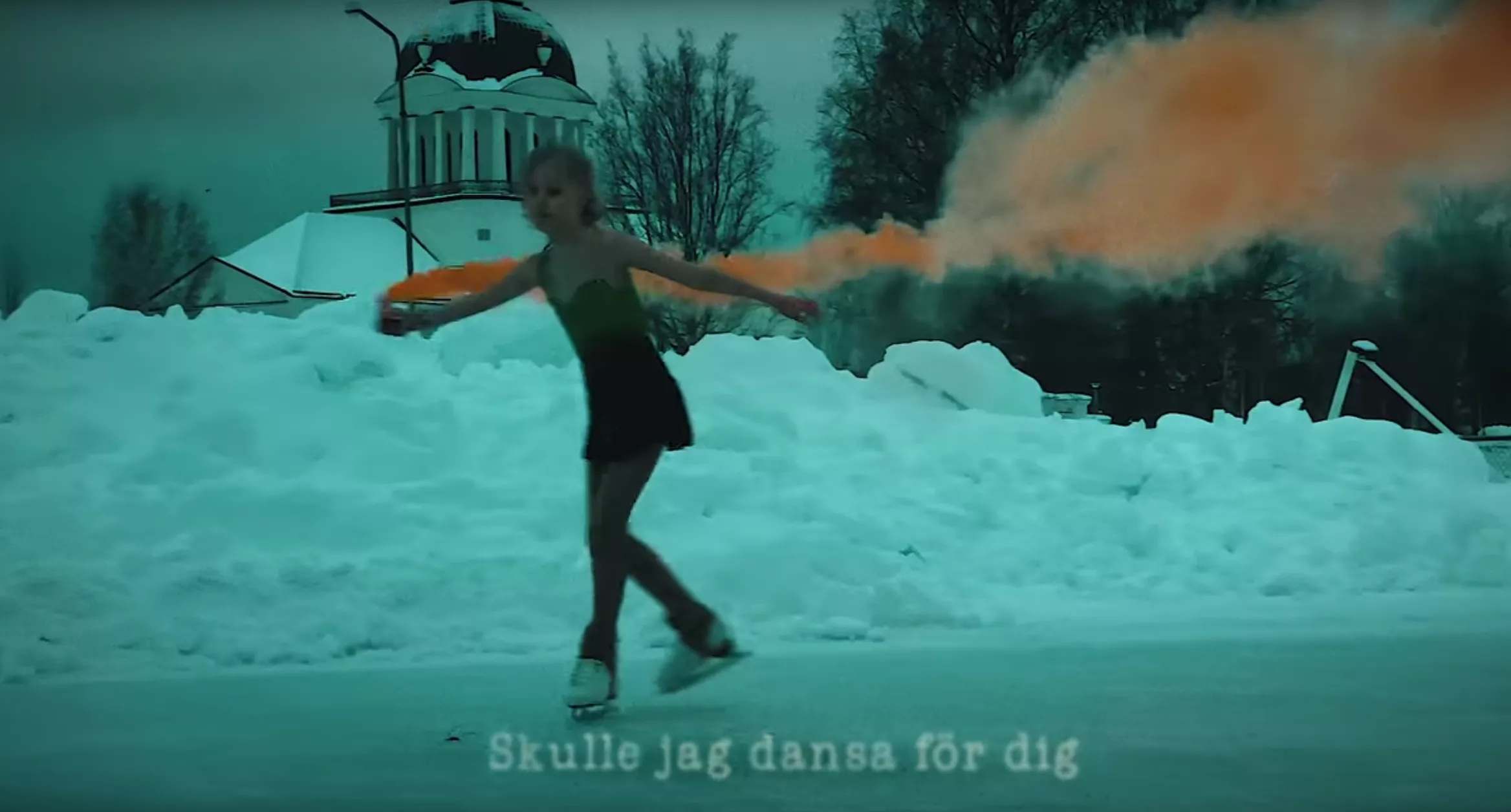 PREMIÄR: "En vacker och oskuldsfull första och sista dans"