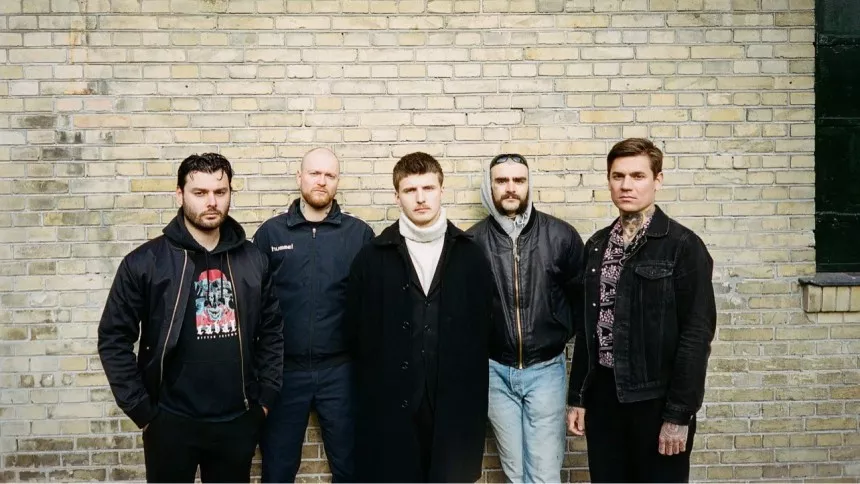 Pragtfuldt, æterisk og voldsomt overgreb på følelsesregisteret