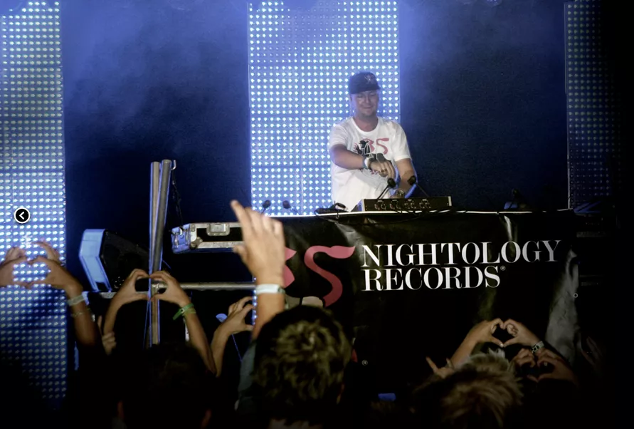 Rune RK varmer op for Swedish House Mafia