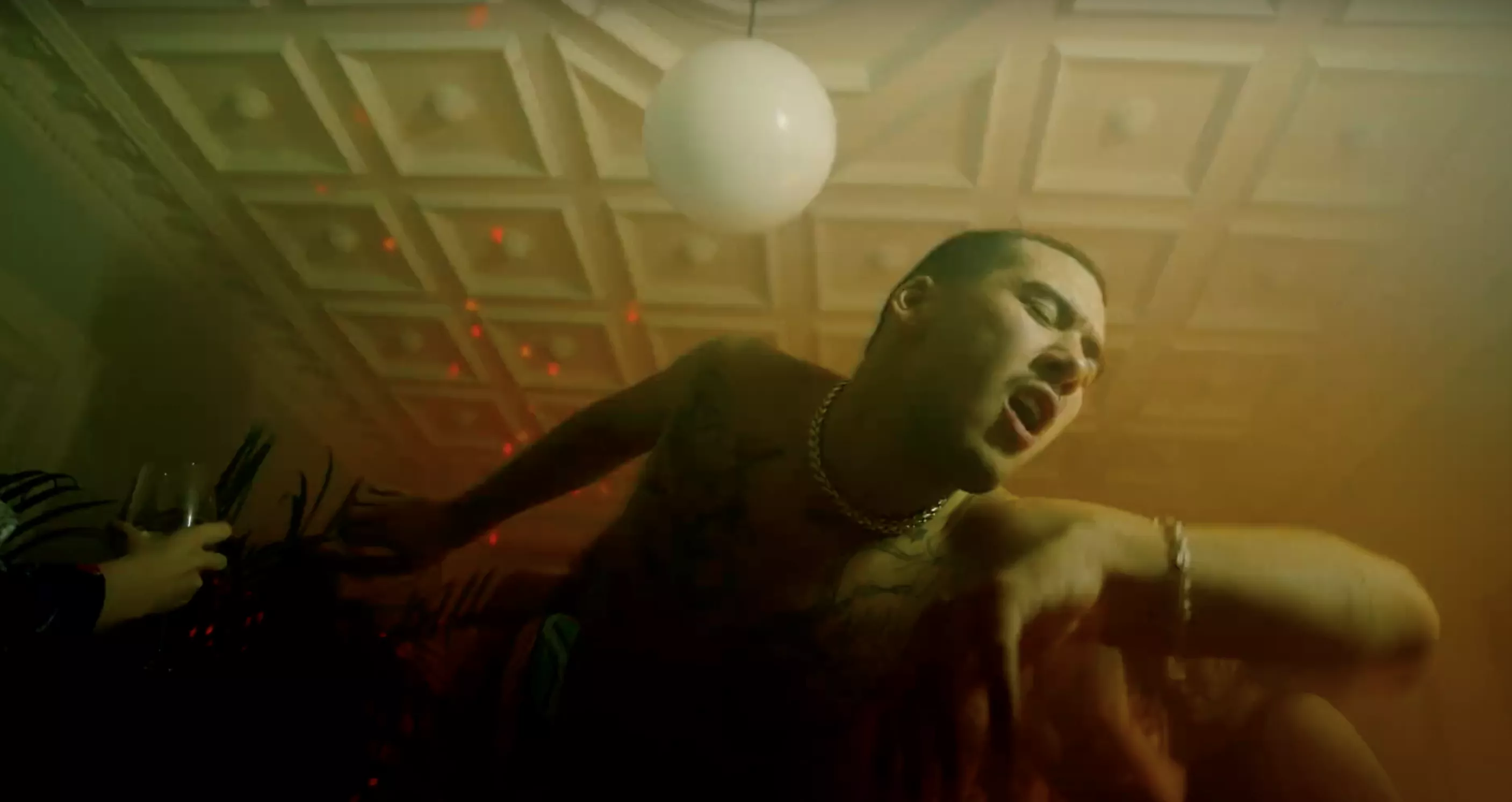 VIDEOPREMIERE: Albert inviterer til efterfest, som er alt andet end monogam