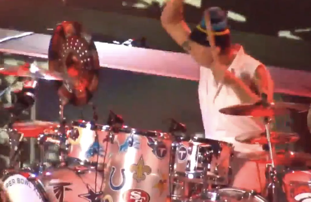 Køb (ubrugt) RHCP-trommesæt fra Super Bowl