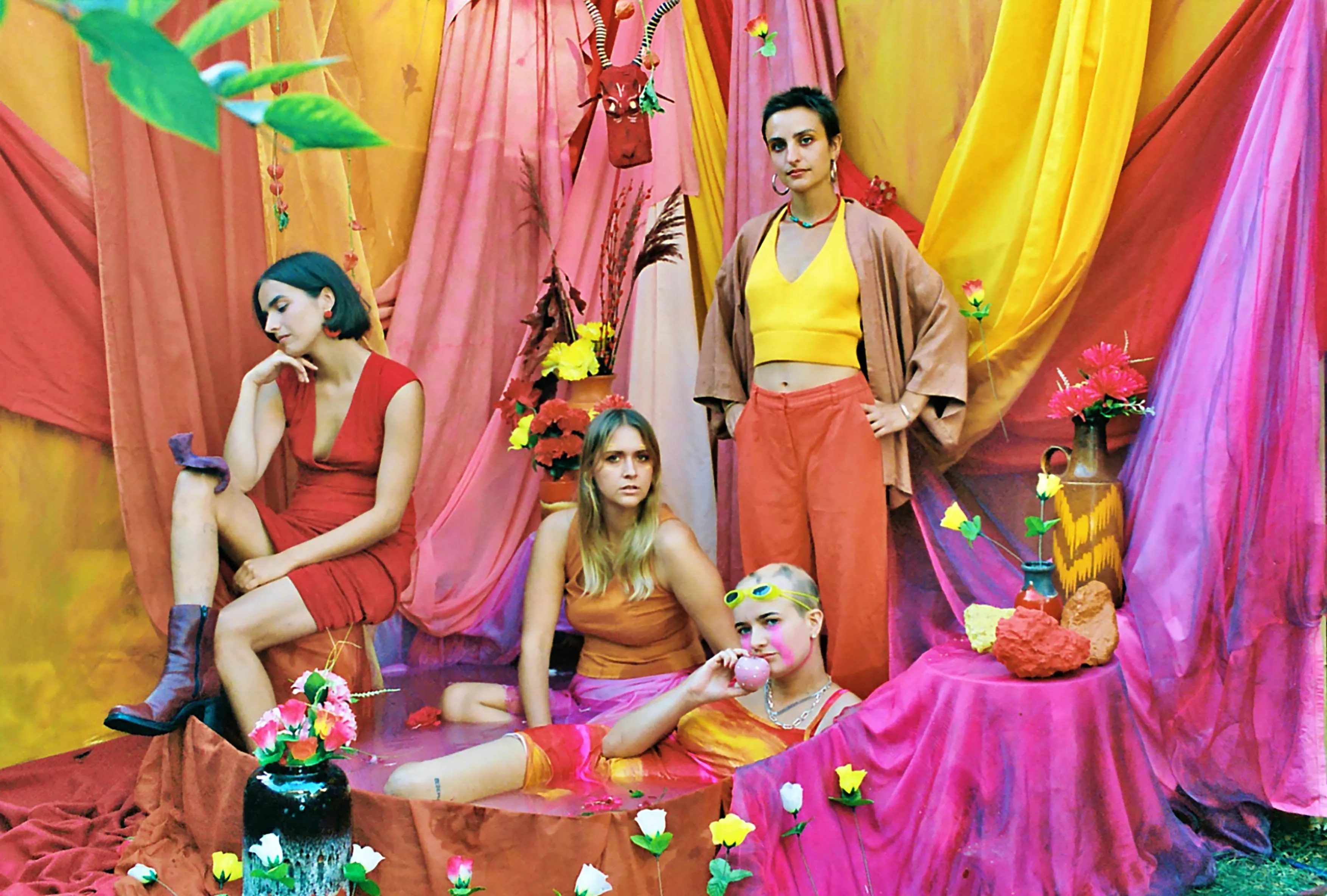 Samfundskritisk og attituderig opfølger fra britisk kvartet