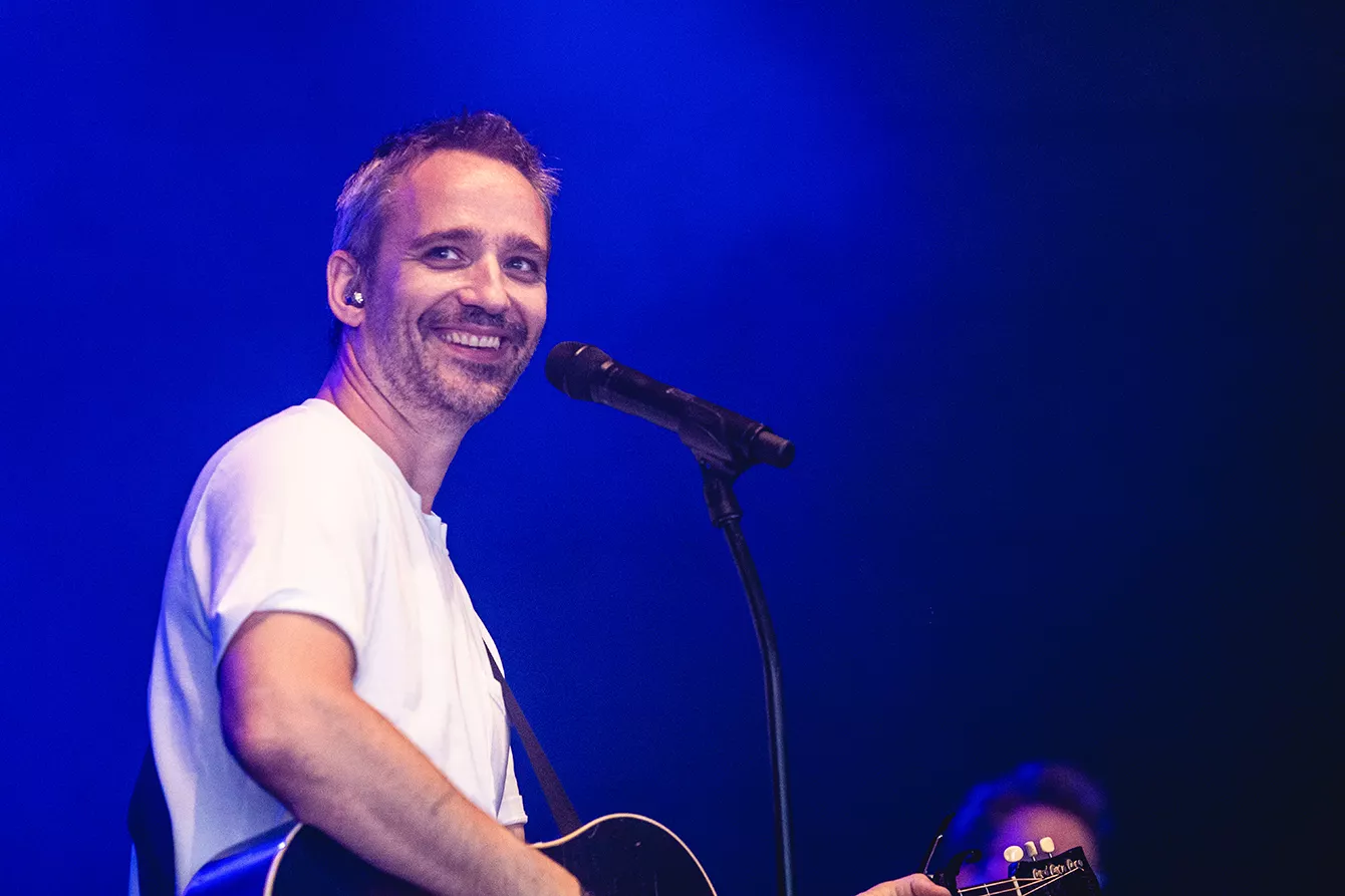 Vedkommende vækning i ly for den ikke så lavthængende sol