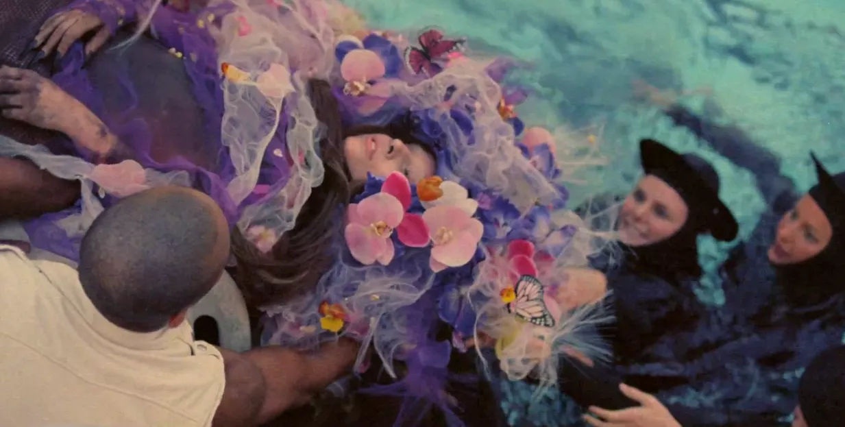 Se spektakulær 11 minutters video med Lady Gaga